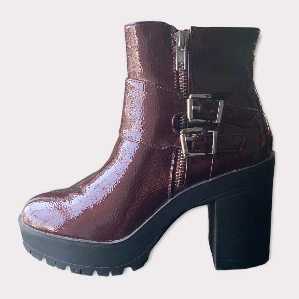 Forever 21 Chunky Heels Pleather Maroon with Zipper and Buckle Accents Size 6